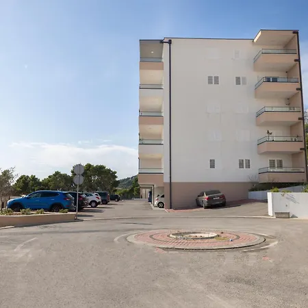 Lusi Apartment