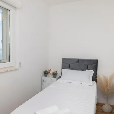 Lusi Appartement Makarska