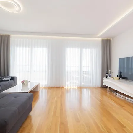 Lusi * מאקרסקה